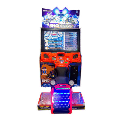 Moto a gettone della neve dell'incrocio di SNO che determina il videogioco arcade Arcade Machines a gettoni del simulatore di moto